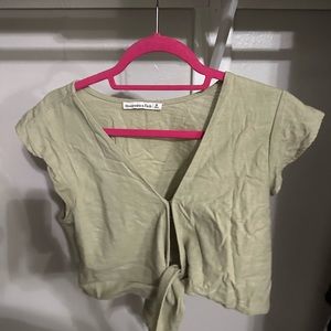 Abercrombie & Fitch crop tie top size M